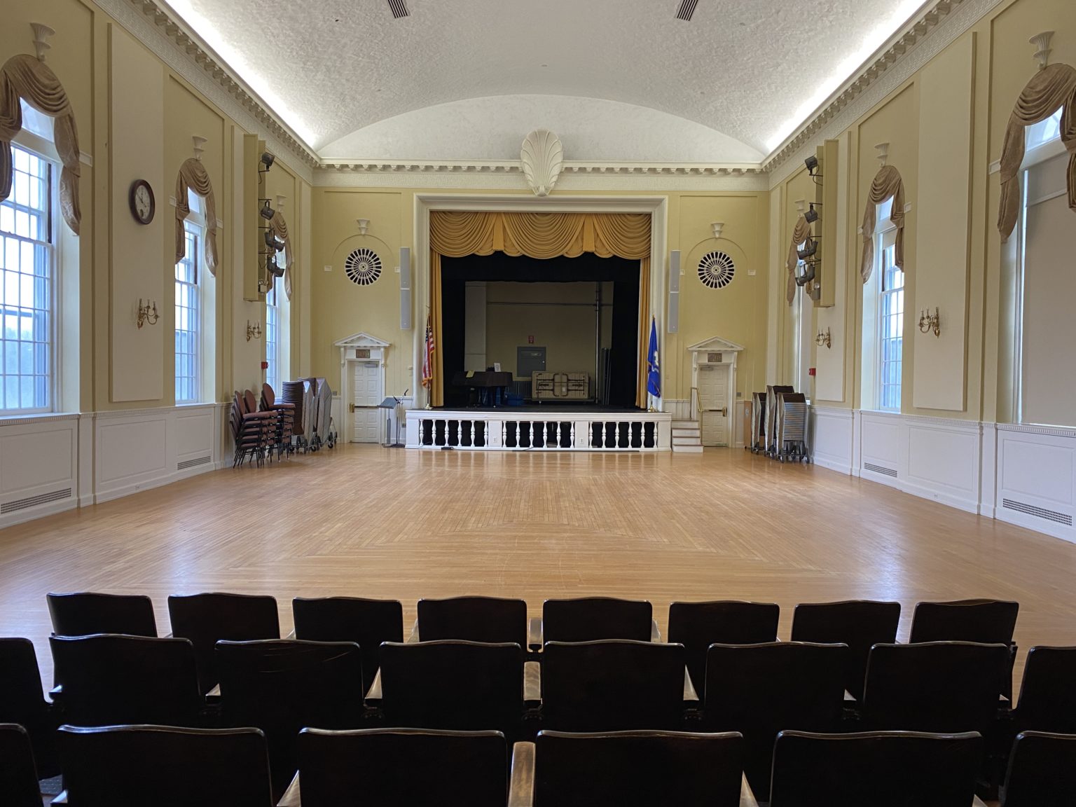 Simsbury Meadows Performing Arts Center » Nutmeg Ukulele Festival